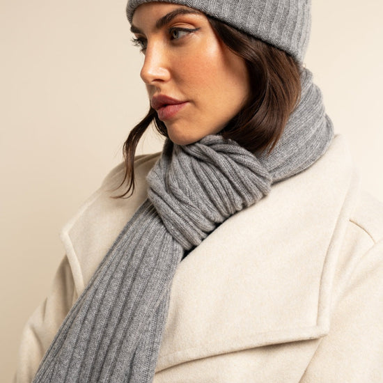 Napoli (light grey) - 100% cashmere ribbed scarf (unisex) - Fratelli Orsini - Luxury Cashmere Scarf - Handmade in Italy - 9