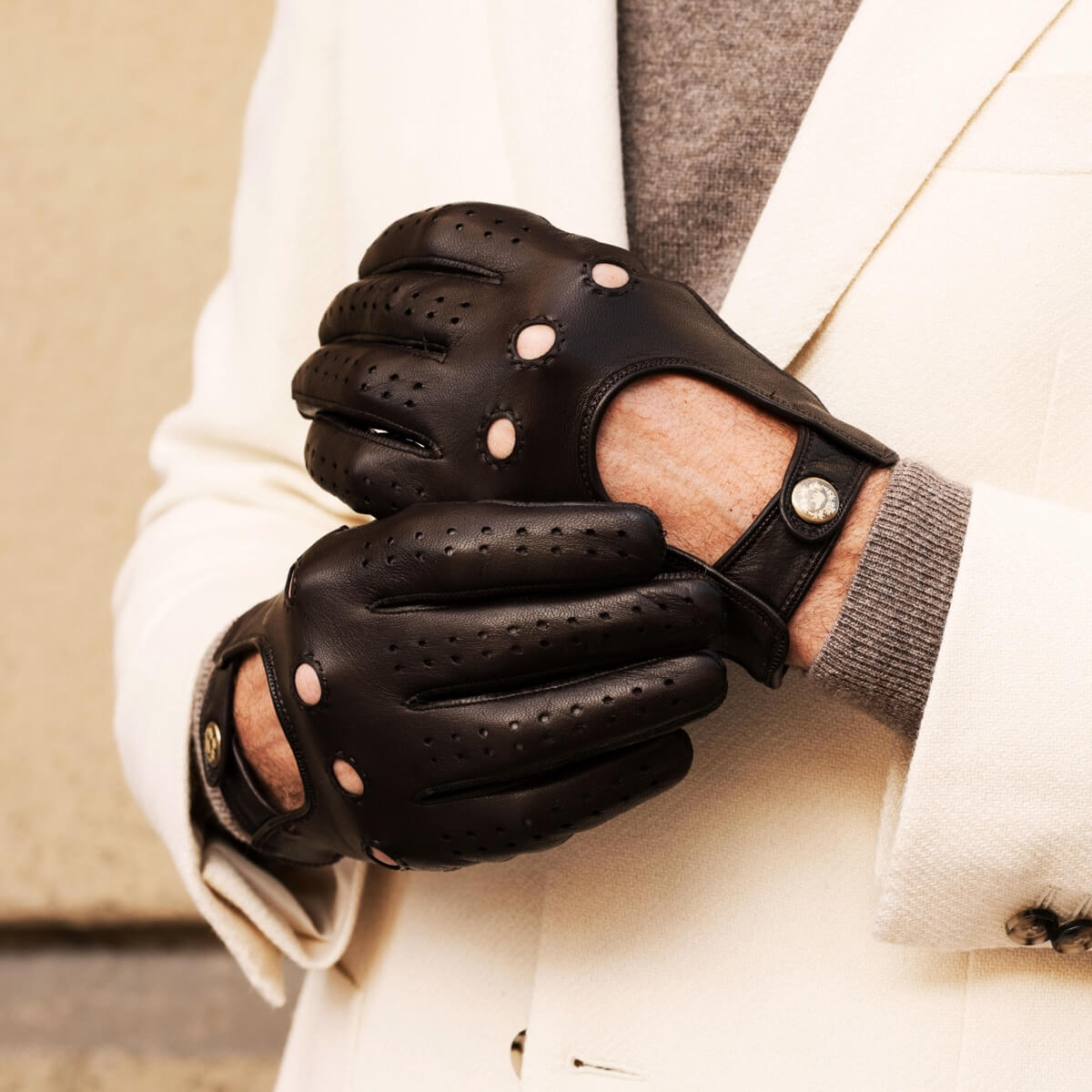 Umberto (brown) - Italian lambskin leather driving gloves & touchscreen feature - Fratelli Orsini - Luxury Driving Gloves - Handmade in Italy - 4