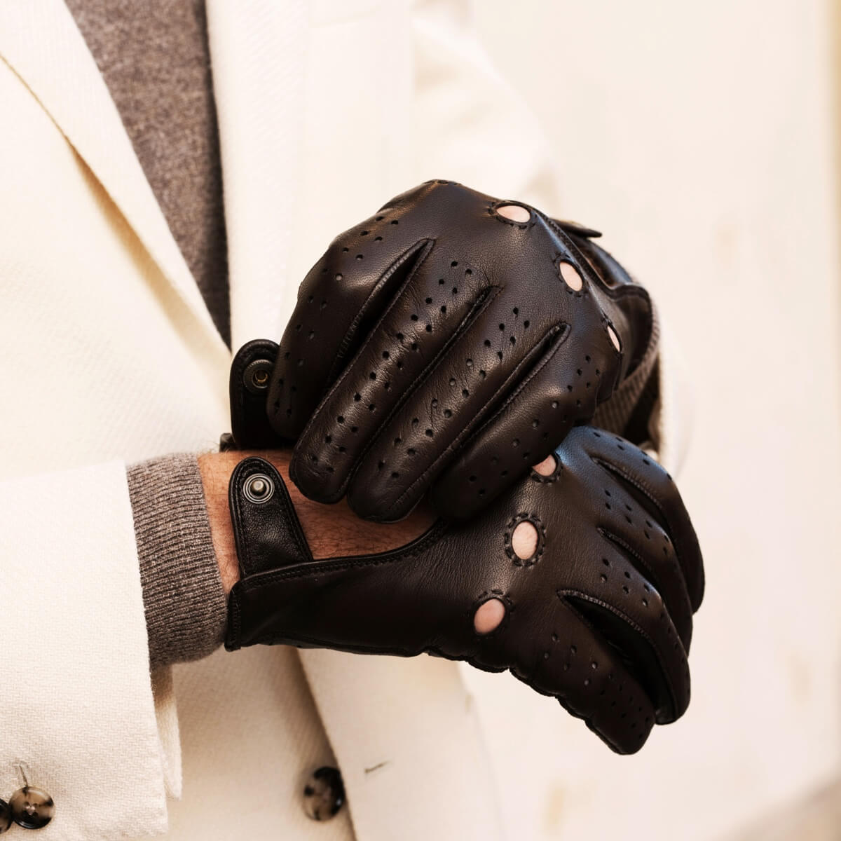 Umberto (brown) - Italian lambskin leather driving gloves & touchscreen feature - Fratelli Orsini - Luxury Driving Gloves - Handmade in Italy - 6