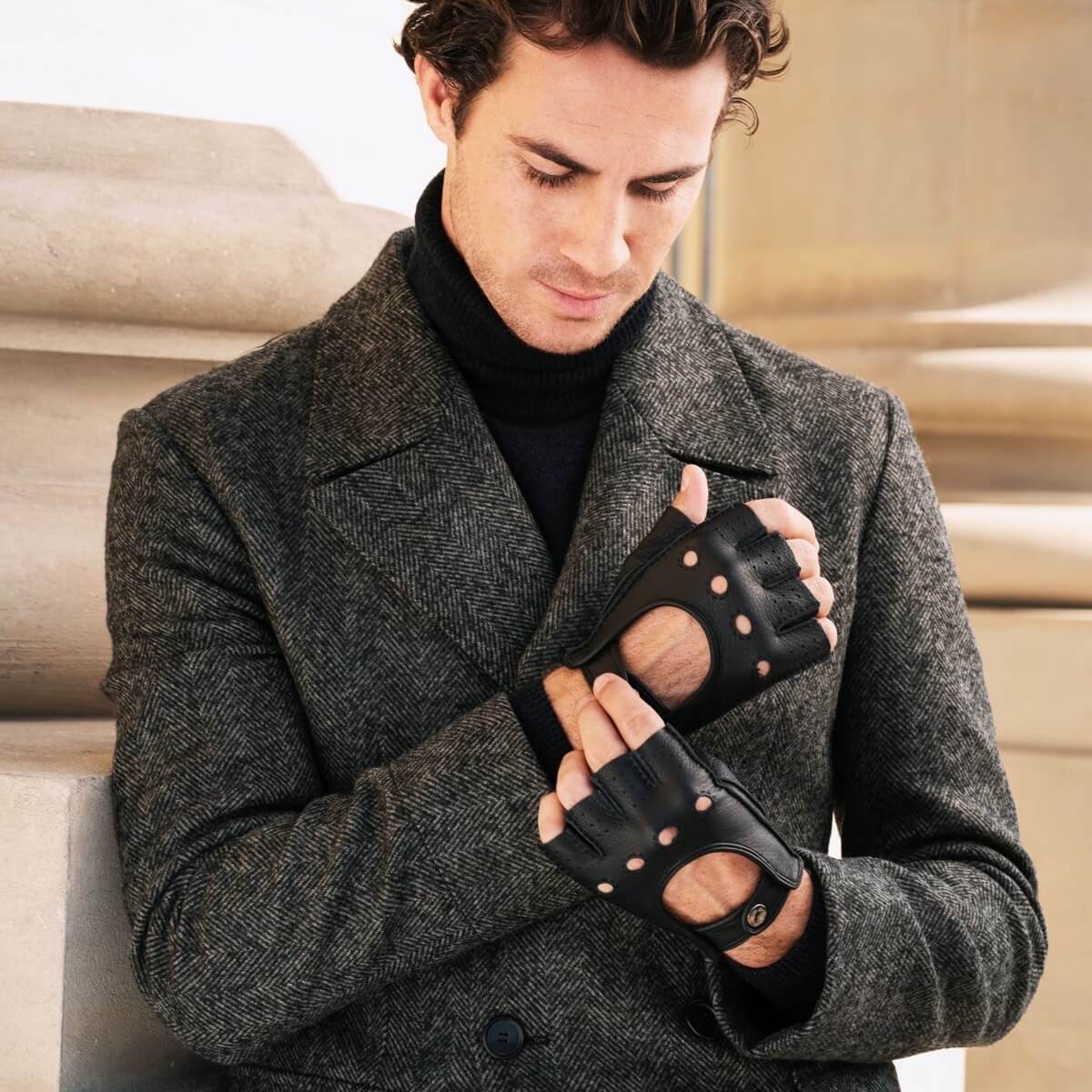 Vincenzo (black) - fingerless Italian driving gloves made of American deerskin leather - Fratelli Orsini - Luxury Driving Gloves - Handmade in Italy - 4